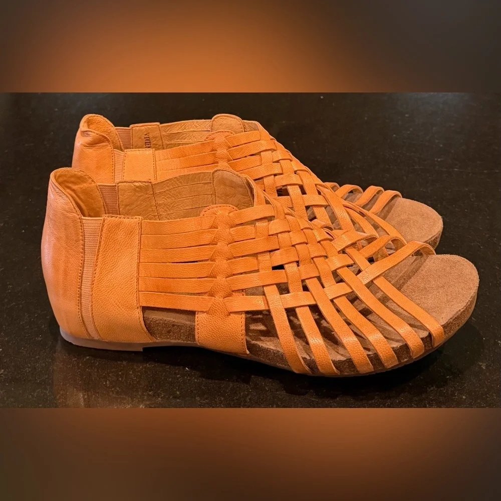 Chocolat Blu Vivienne Sandals, Size 11 - Picture 2 of 13